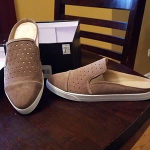 Brand new BCBGeneration Yerra-x mule slides 7.5